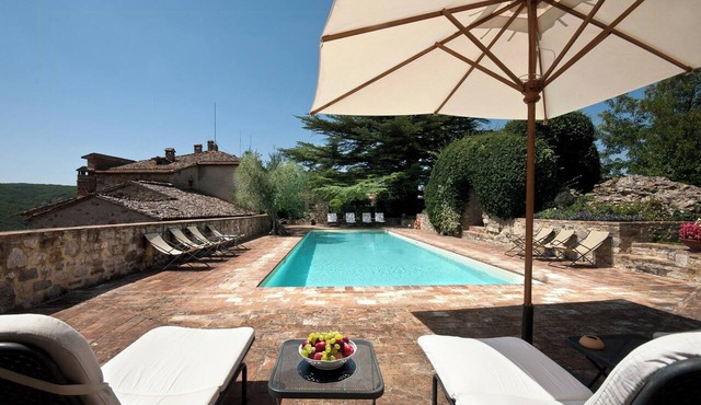 Medieval retreat in Poggio village