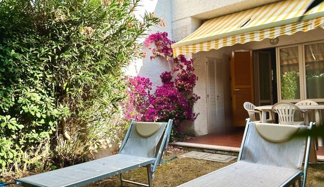 N289 - Numana, two-room apartment with garden