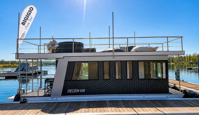 Neon House Boat—Luxury Stay on Lake Maggiore with a Hot Tub