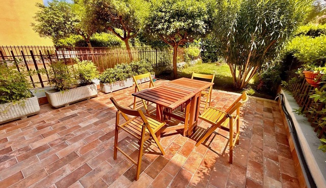 Nice and spacious one-bedroom apartment with garden in the center