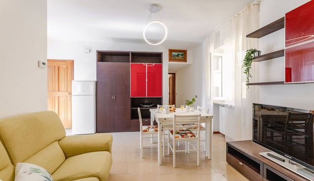 Nice apartment for 4 guests with WIFI, A/C, TV, terrace and panoramic view, close to Porto Recan.