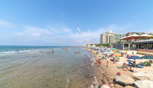 Nice apartment in Follonica with WiFi