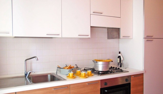 Nice apartment for 3 people with A/C, pool, WIFI, TV, balcony and pets allowed