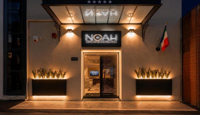 Noah Gate Hotel & Suites