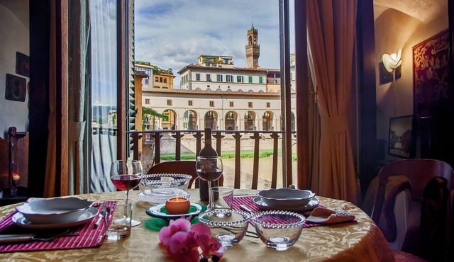 ON THE PONTE VECCHIO SUITE