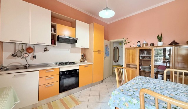 P077 - Porto Recanati, spacious four-room apartment in the city center