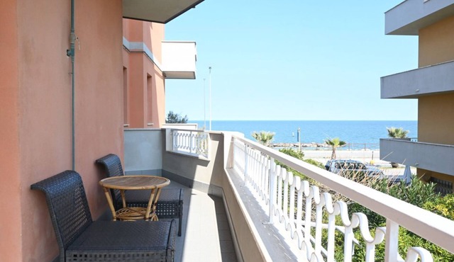 P093 - Porto Recanati, new sea front apartment with a terrace
