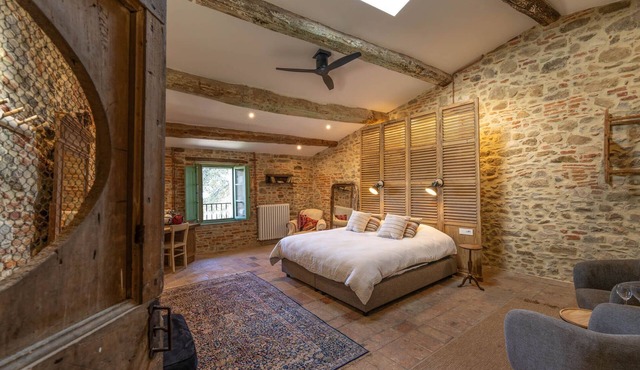 Palazzo located in a Borgo on a hill with an endless view over the apennines.
