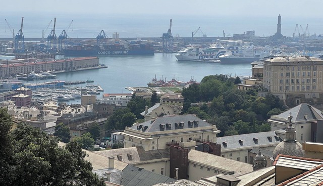 Perdianahouse Waterfront large apartment in elegant setting