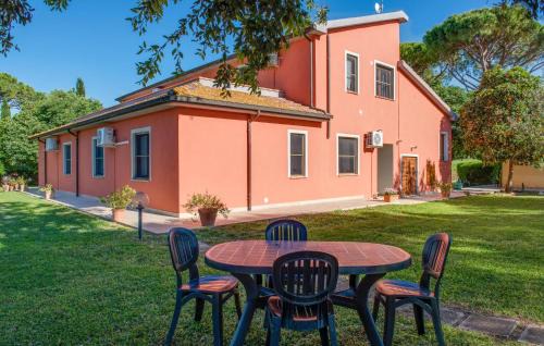 Pet Friendly Apartment In Roccastrada With Wifi