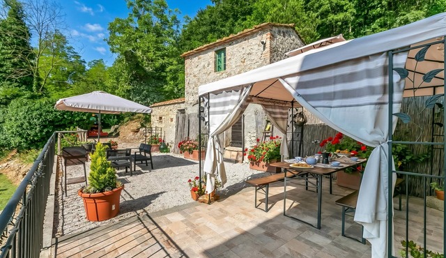 Podere del Ciacchi Among Tuscany Greenery, Montieri, Italy