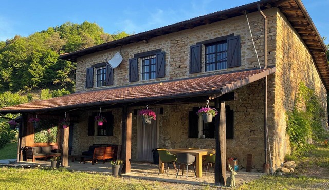 Private property, two houses, gym, pool and outside bar in stunning surrounding