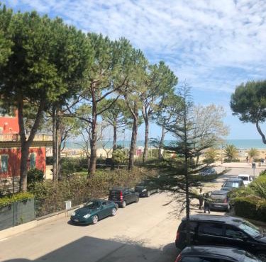 Recently Renovated Beachfront Retreat in Giulianova