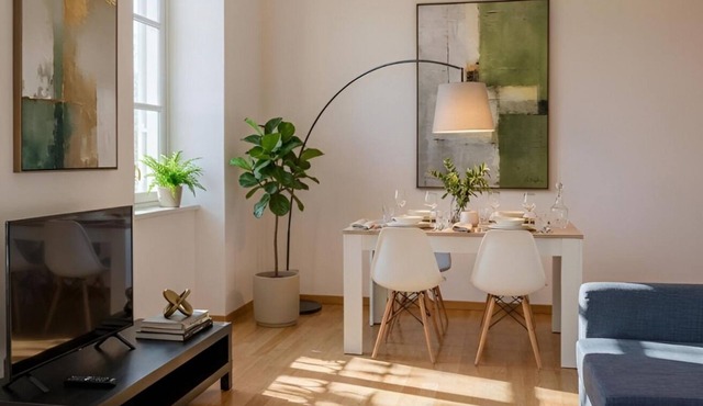 Refined & Bright Modern Apartment near Porta Nuova