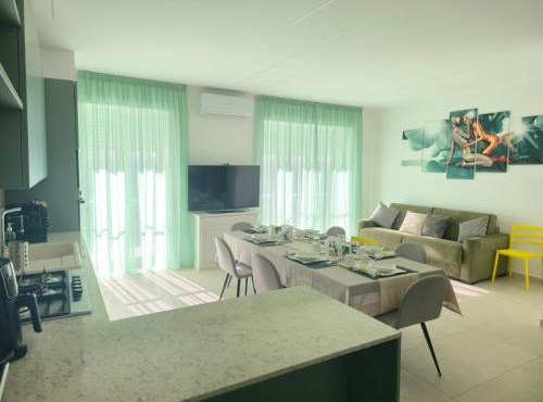 Residenza Ginevra in zona VIP, 4 camere, 4 bagni, fronte mare