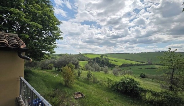 Rider's lease in ancient Marche farmhouse amidst the hills