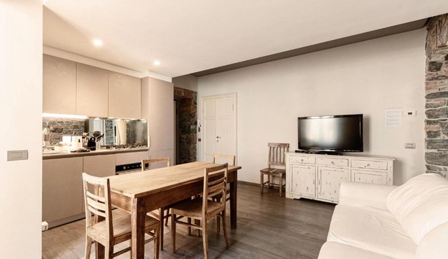 Romantic Chic Apartment by Quokka 360 - Charming Historic Apartment in Como Center