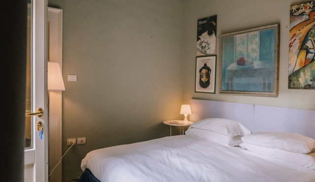 Room at Palazzo, terrace, historical center, 7 km from beaches.