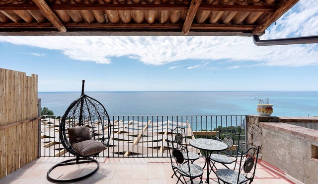 Room 'Camera Donna Carmela Vista Mare' with Sea View, Wi-Fi and Air Conditioning