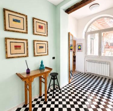 Salerno Old Town 10 Min From Ferry Port & Train Station Fast WiFi Blue Velvet
