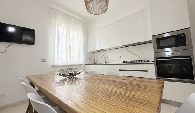 SE216 – Senigallia, spacious and bright four-room apartment 50 meters from the beach