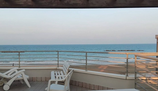 SE222 - Senigallia, exclusive seafront penthouse with terrace