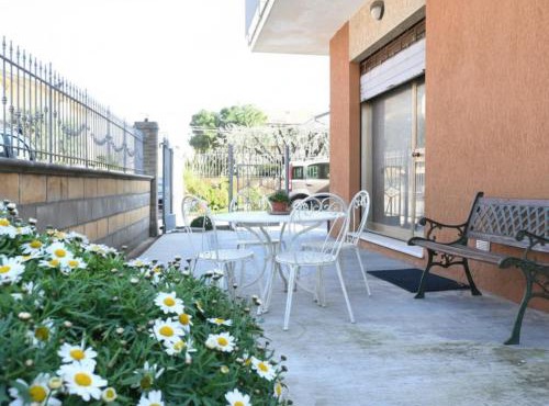 SE247- Marotta, trilocale con corte attrezzata vicino al mare