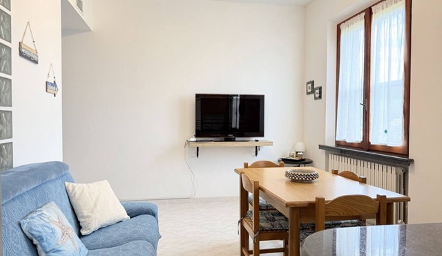 SE263 - Montemarciano, comfortable two-bedroom apartment with air conditioning
