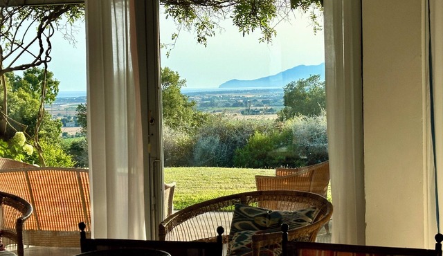 Sea views and charm in nature in Capalbio