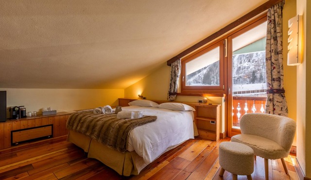 Shatush Hotel