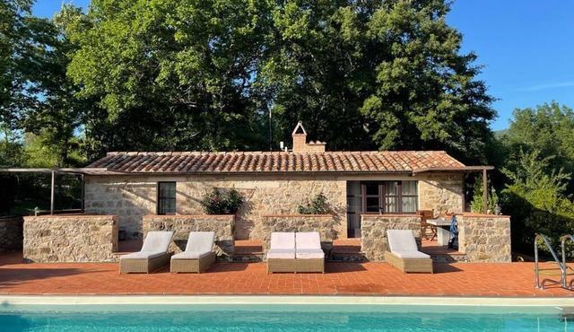 Small cottage, swimming pool entirely private use