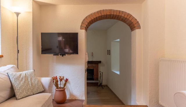 Spacious home near Orta, 8min
