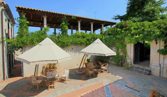 Spacious Mansion in Parghelia near Sea