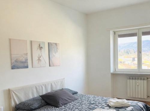 Spazioso appartamento, ampio parcheggio, vicino Valle d'Aosta