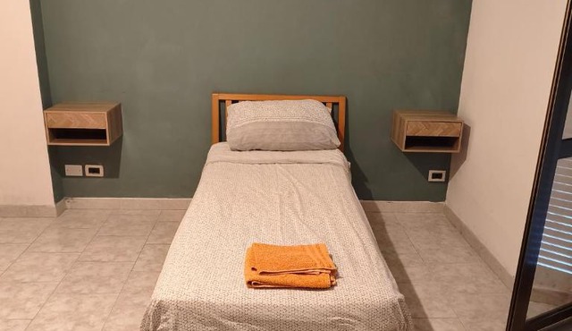 Stanza con bagno privato in appartamento condiviso 2