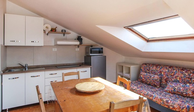 Stay in this cozy apartment with balcony and just 250 meters from the beaches of Porto Sangiorgio.