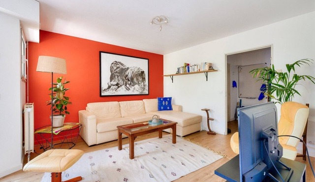 Stunning 2BR Flat with Balcony in the Heart of Marseille in Marseille