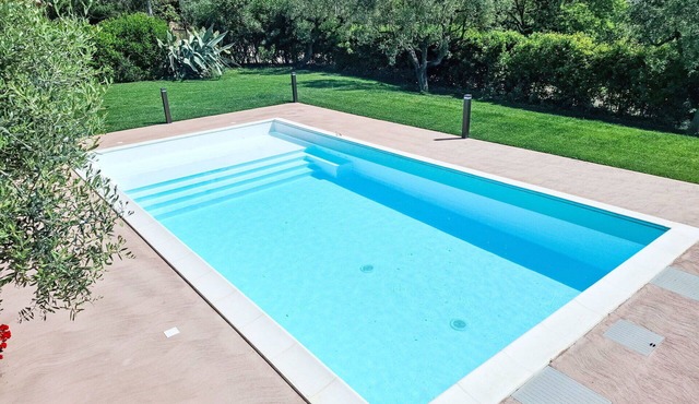 Stunning private villa with WIFI, A/C, private pool, TV, patio, pets allowed and panoramic view