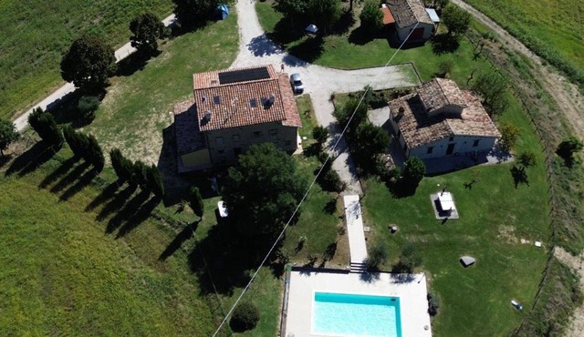 Stunning private villa for 14 guests with WIFI, private pool, pets allowed and panoramic view