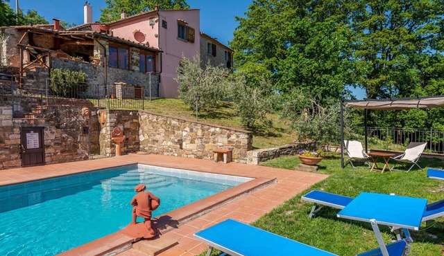Stunning villa for 11 people with WIFI, private pool, TV, terrace and pets allowed