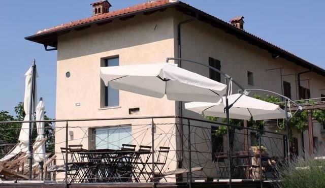 Superior' estate with shared pool