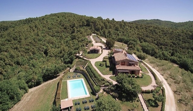 Tenuta di Forte Sorgnano | Farmhouse with pool