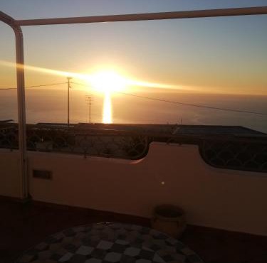 Tramonto sul mare