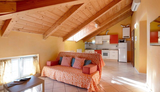 Vacation Apartment Trilocale in villa Apt 5 with Sea View, Garden & Terrace