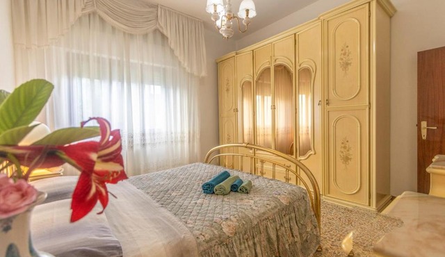 Very central apartment 200 m from the sea