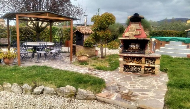 Villa a stone's throw from Assisi with pool and barbecue, for a relaxing stay