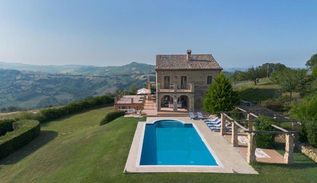 Villa Broad Lea - Private Pool & Amazing Landscape View
