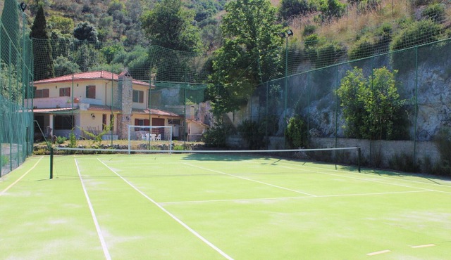 Villa Colle Mare with swimming pool and private tennis court