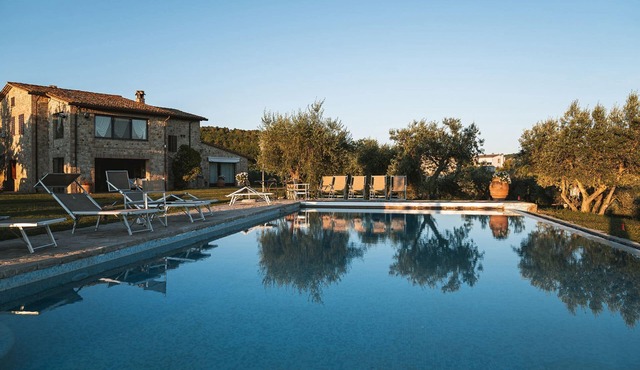 Villa for 10 guests. Private Pool. Access to the wellness center of the estate