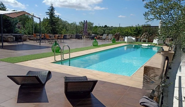 Villa in Acquaviva Delle Fonti with 4 bedrooms sleeps 10